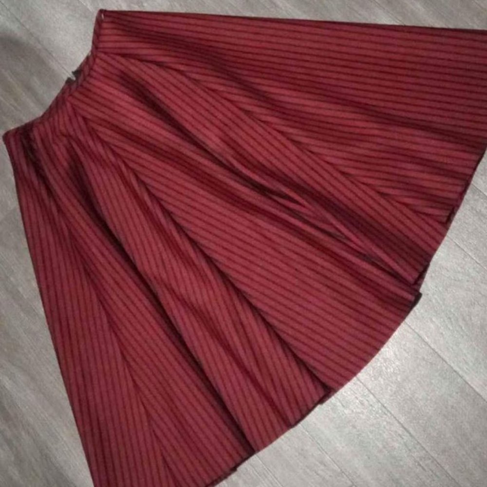 Med. NY Invasion skirt.